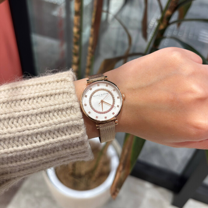 【OLIVIA BURTON 大人気商品入荷！】